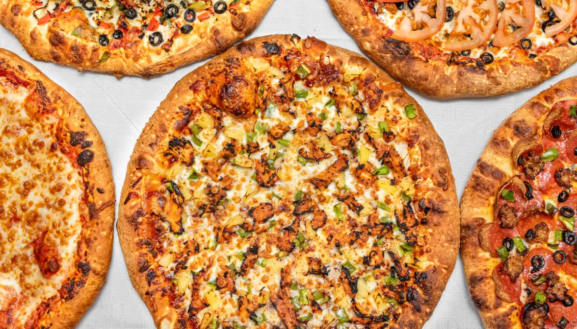 Handcrafted fresh pizza at YROC Pizza - Best pizza restaurant in Innisfail, AB